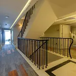 Reo 4*
