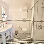 Reo Hotel 4*