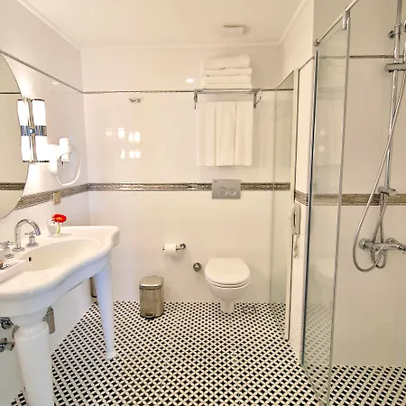 Reo Hotel 4*